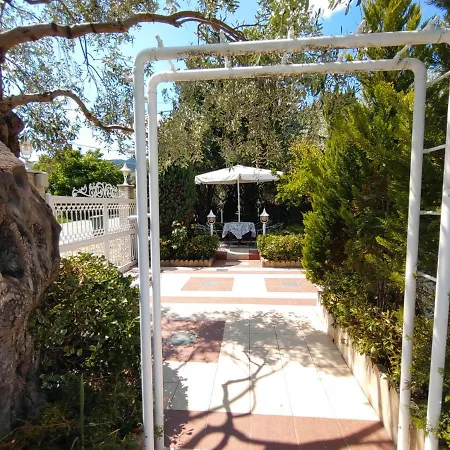 Apartamento Ioli Garden *