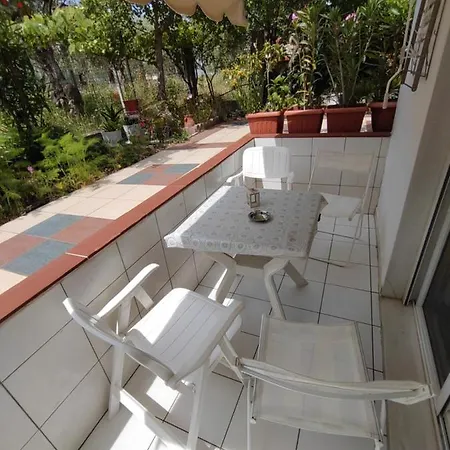 Ioli Garden Apartamento